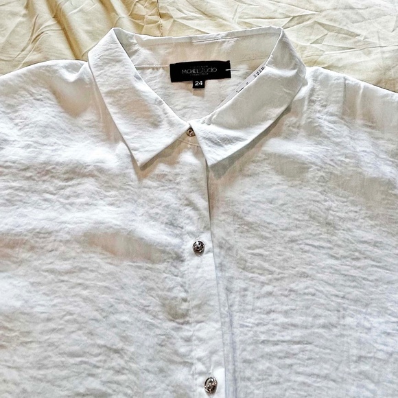 BLOUSE, CRINKLE, COLOUR: SNOW, SIZE 24, METAL BUTTON FRONT, LONG SLEEVES, SIDE - Picture 1 of 14